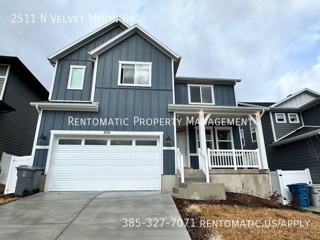 Primary Photo - 2511 N Velvet Moon Dr