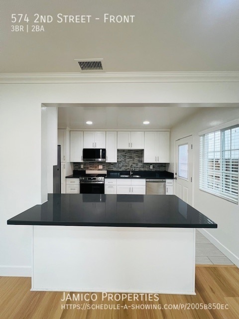 Building Photo - 574 2nd St