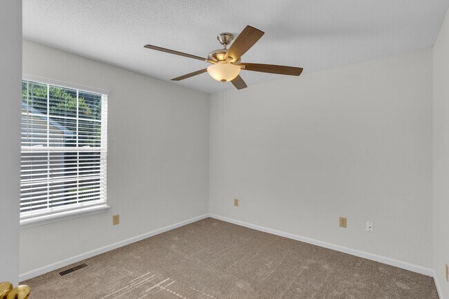 Building Photo - 4401-4403-4403 Cheryl Ct