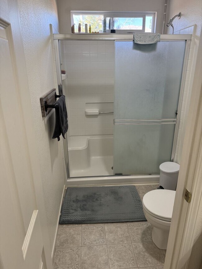 Building Photo - 17605 Alexandria Ct