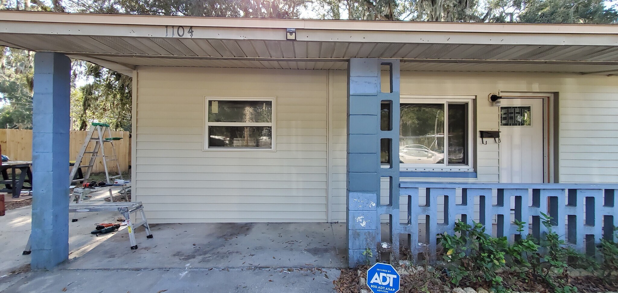 Building Photo - 1104 Sebago Ave N
