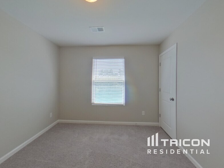 Building Photo - 106 Radford Ct