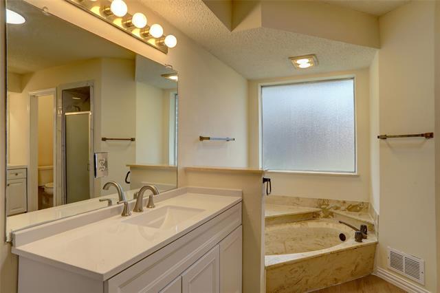 Building Photo - 3913 Sandia Dr
