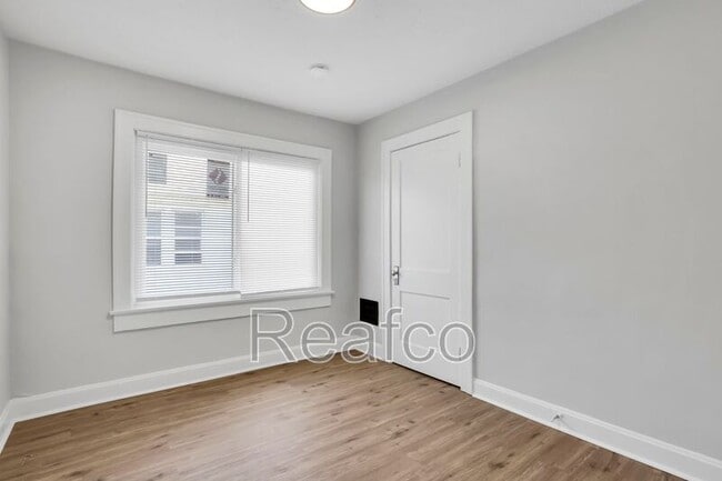 Building Photo - 74 N Powell Ave
