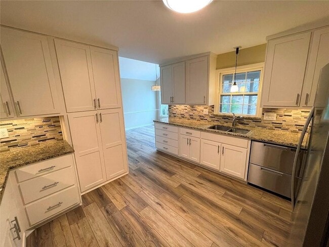 Building Photo - 1150 Falstaff Dr