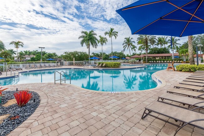 Building Photo - 485 Silver Palm Way