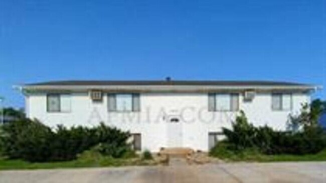 Primary Photo - 4451 Vasey Ave