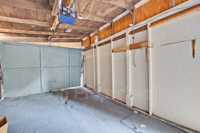 Building Photo - 18850 Newsom Ave