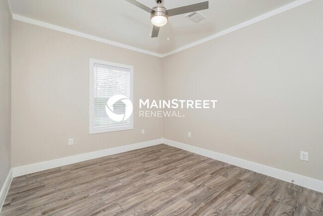 Building Photo - 4 Bedroom Pet-Friendly Home in San Antonio, TX with Main Street Renewal