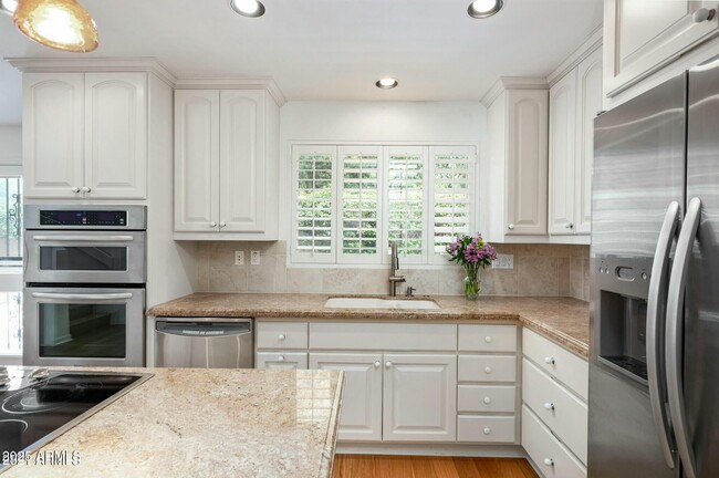 Building Photo - 8526 E Vista Del Lago