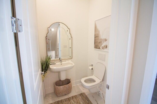 Building Photo - 141 Valdare Ln