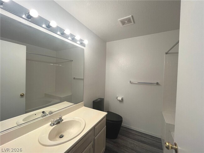 Building Photo - 5415 W Harmon Ave