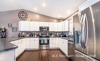 Building Photo - 112 Viking Dr