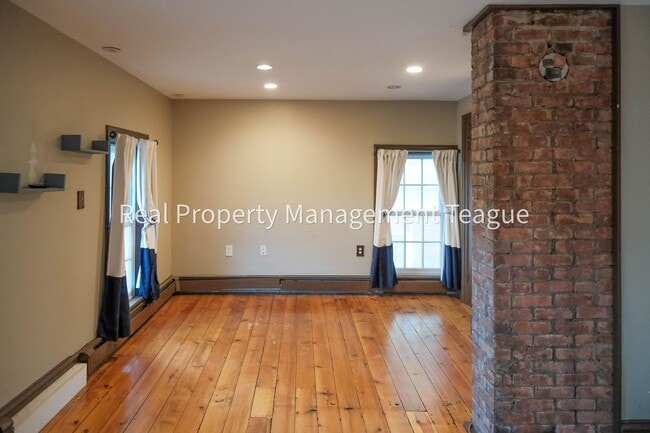 Building Photo - Dream home in Altamont