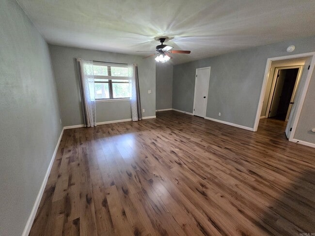 Building Photo - 6637 Grayson Dr