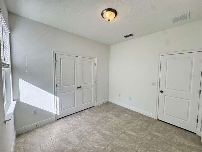 Building Photo - 442 Marion Oaks Course