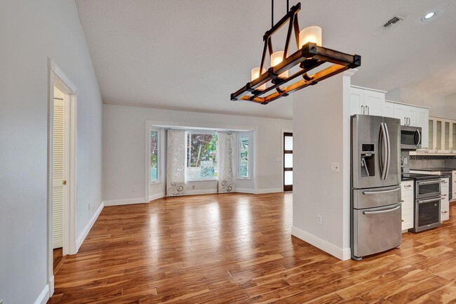 Building Photo - 1283 Barnstaple Cir