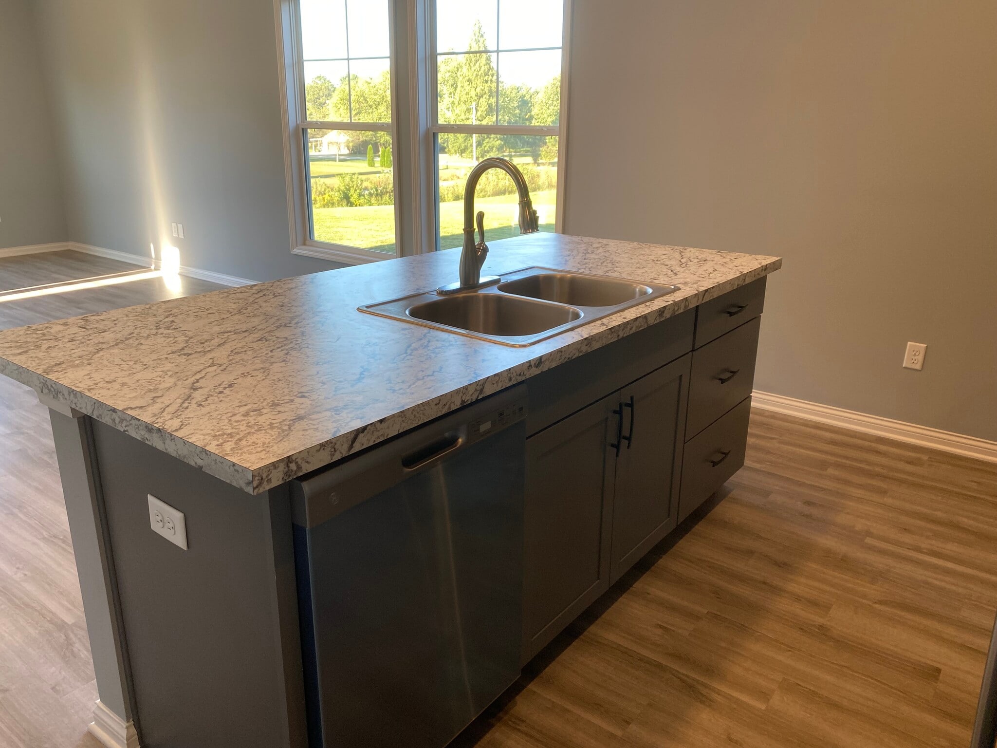 Building Photo - 6557 Valley Brook Trce