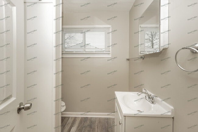 Building Photo - 1992 Oxford St