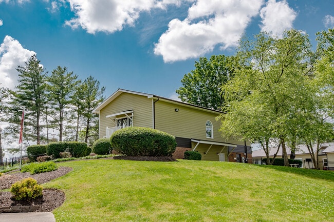 Building Photo - Falls at Mill Creek