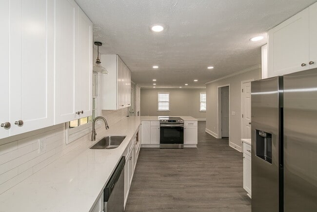 Building Photo - 4143 Meadow Way