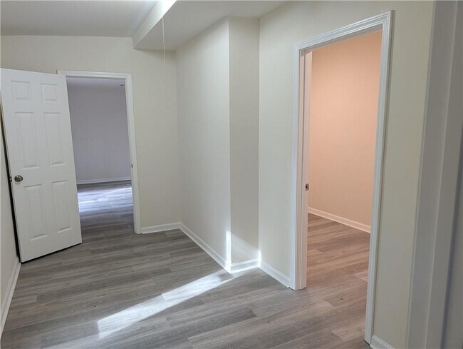 Building Photo - 3755 Pleasant Valley Rd