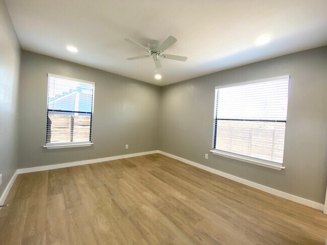 Building Photo - Bethune-6920