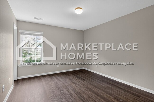 Building Photo - 401 Feather Site Ct