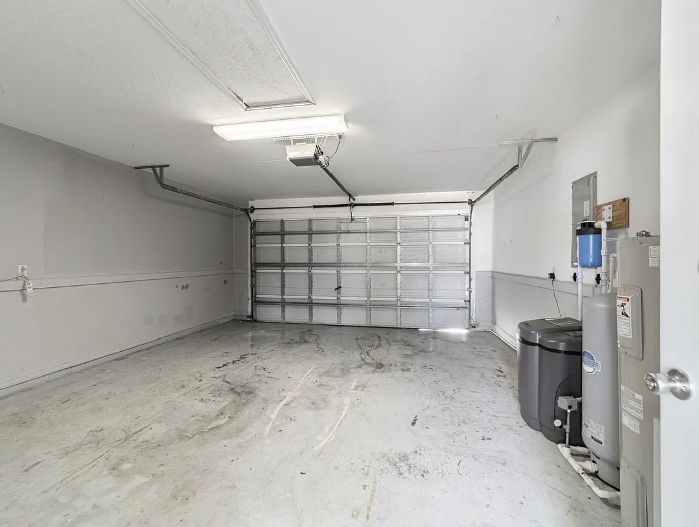 Building Photo - 6930 Bahia Rd