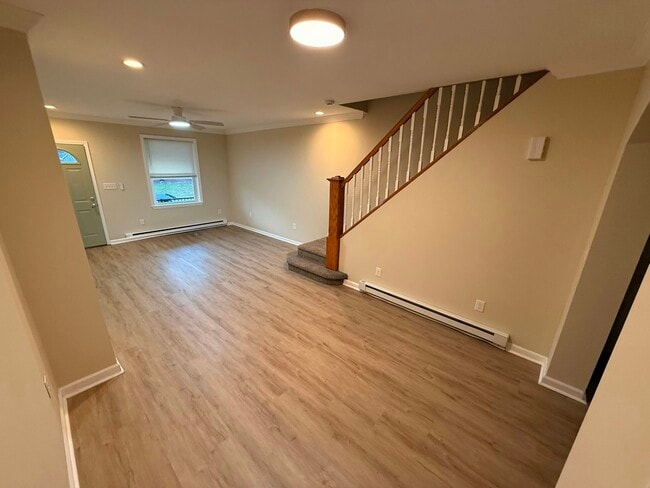 Building Photo - 419 E Frankford St