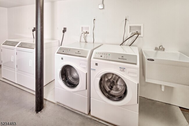 Building Photo - 27 Central Ave