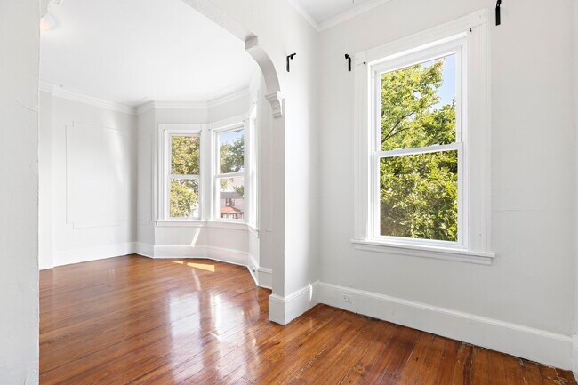 Building Photo - 11 Hudson Pl