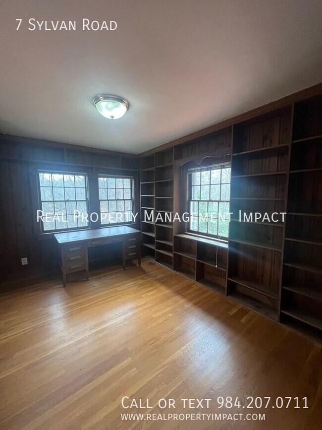 Building Photo - 7 Sylvan Rd