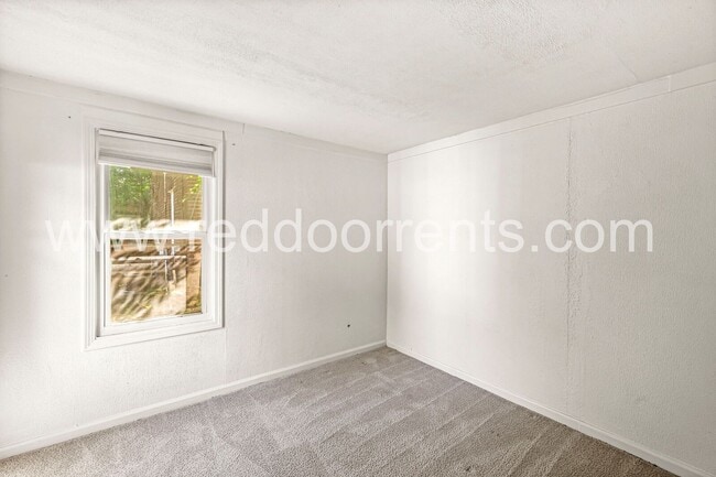 Building Photo - 1602 E 46th St