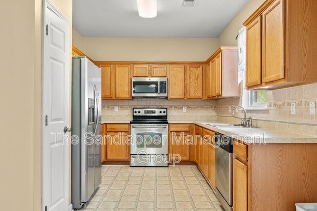 Building Photo - 217 Meadow Wood Rd