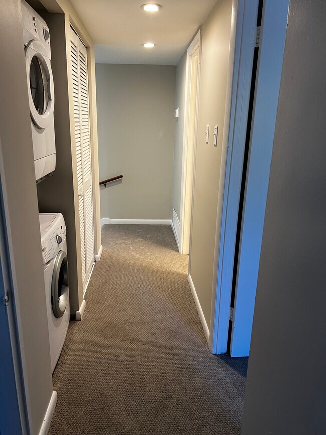 Building Photo - 106 Roberts Ln