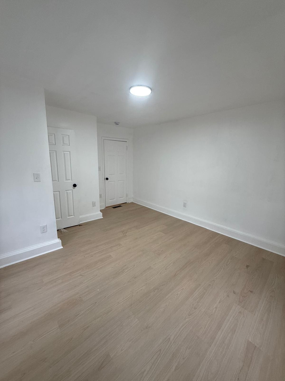 Building Photo - 1447 W 101st St