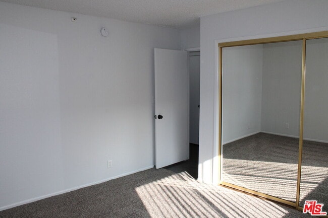 Building Photo - 12100 Birch Ave