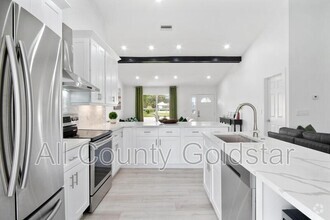 Building Photo - 1719 Camelia Ln