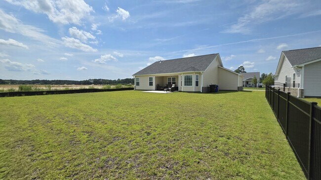 Building Photo - 506 Woodside Dr