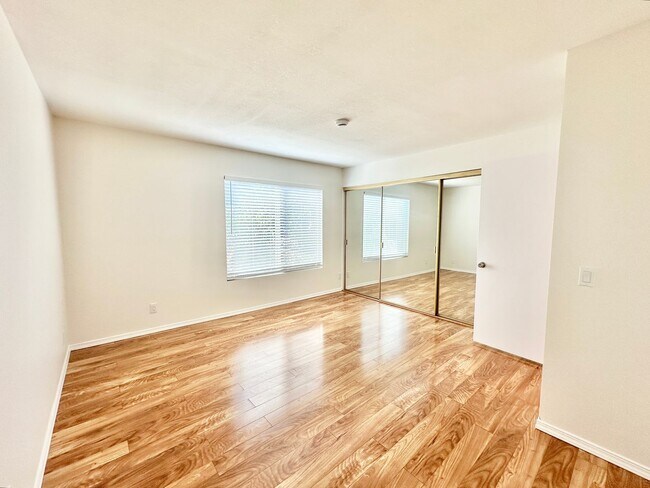 Building Photo - 1652 Pala Lake Dr
