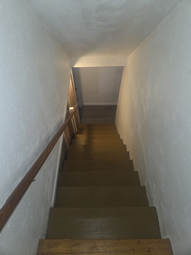 Building Photo - 63 Granger St