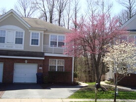 Building Photo - 256 Fountayne Ln