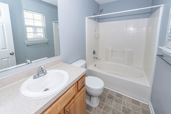 Building Photo - 248 Trickle Dr