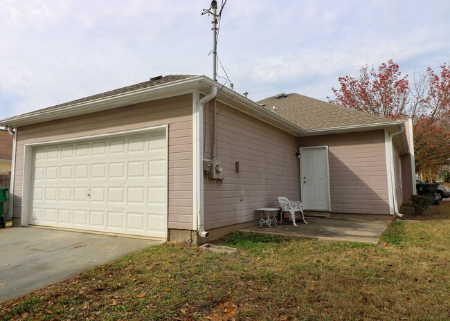 Building Photo - Spacious Home in Moody, AL