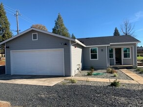 Building Photo - Paradise Home for rent, Newer construction...