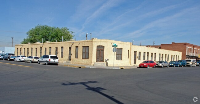 Primary Photo - 827 S Mesa St