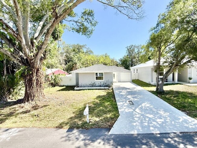 Building Photo - 2712 60th Ave N