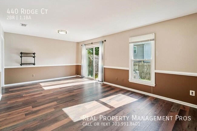 Building Photo - 440 Ridge Ct