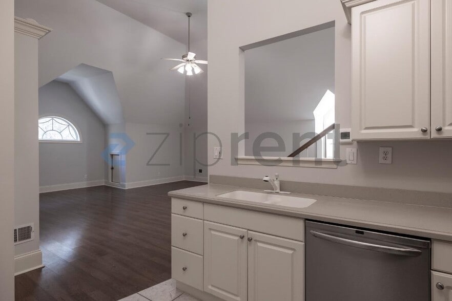 Building Photo - 2801 Spreading Oaks Dr NW